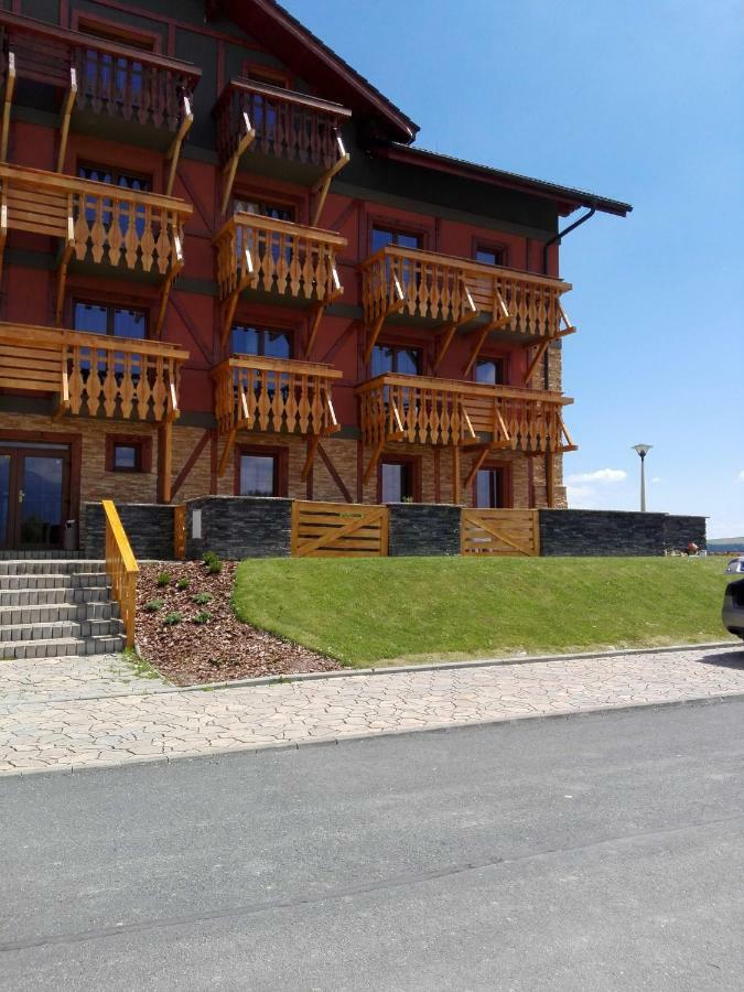 Apartman Fiona Велка Ломница Екстериор снимка